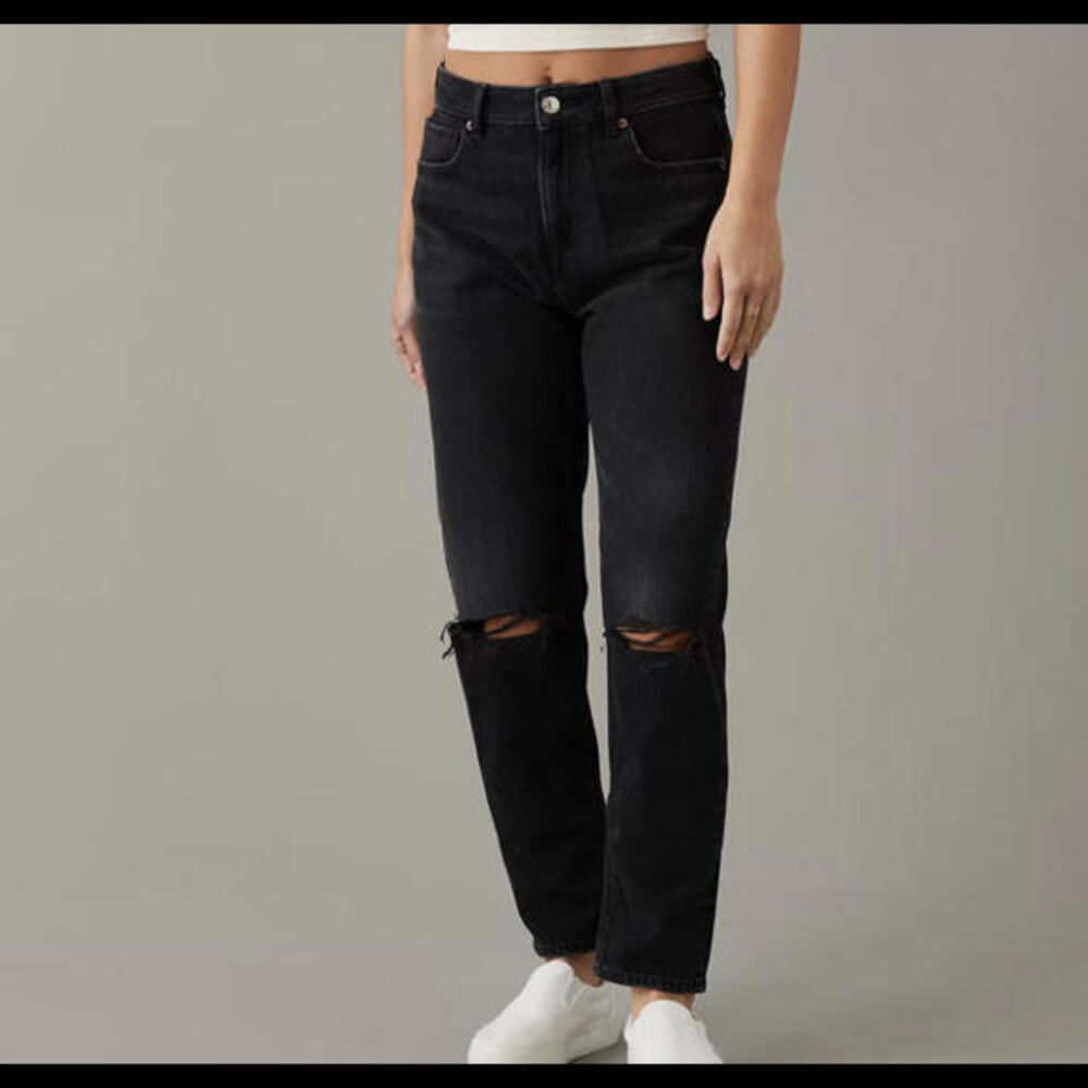 AMERICAN EAGLE black busted knee high rise straight leg jeans